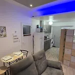 Le Petit Cocon Centre דירה Tuchan